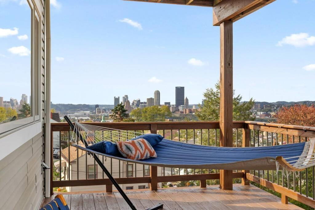 Skyline - Outside Decks - Contemporary * Pittsburgh